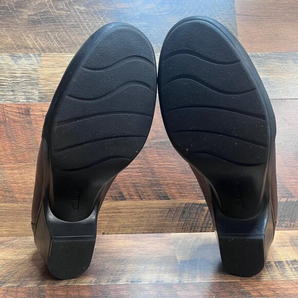 Clarks Women's Brown Leather Slip On Casual Round Shoes Size 8M - Picture 8 of 8